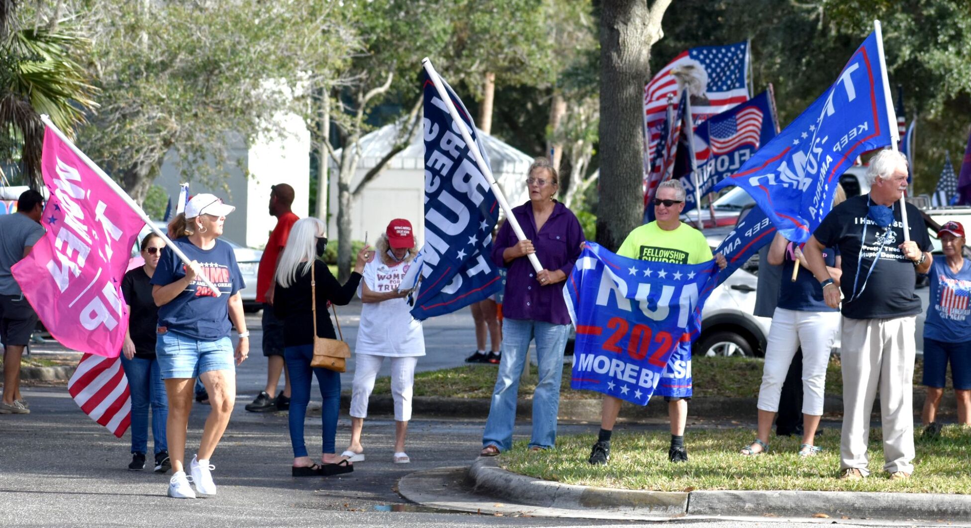President Trump flag waving rally at SunTrust